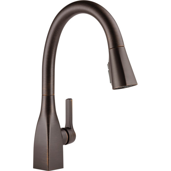Mateo Pull Down Single Handle Kitchen Faucet with MagnaTite® Docking and Diamond Seal & Reviews ...